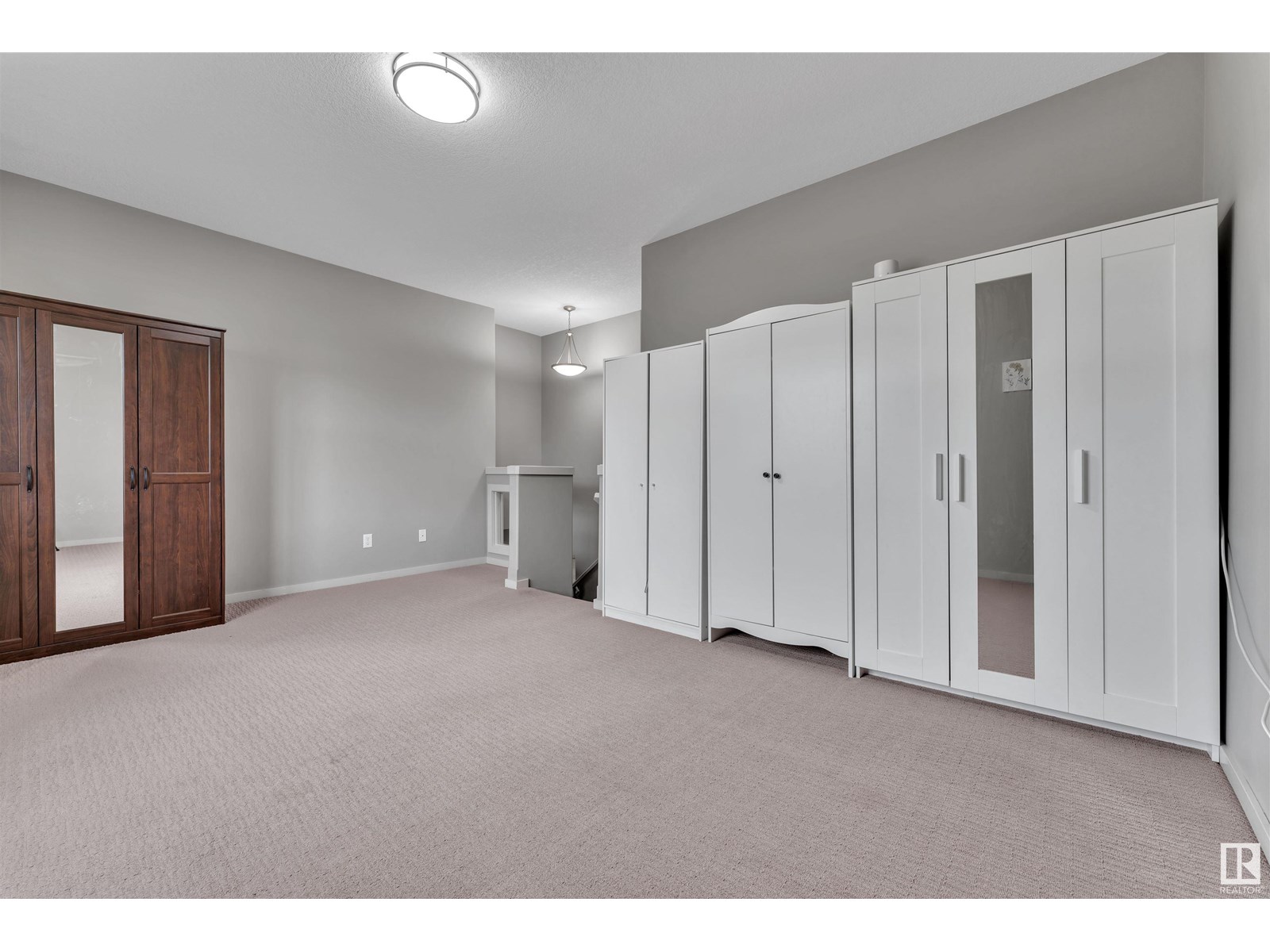 Photo 22 of 3436 28 St Nw, Edmonton AB