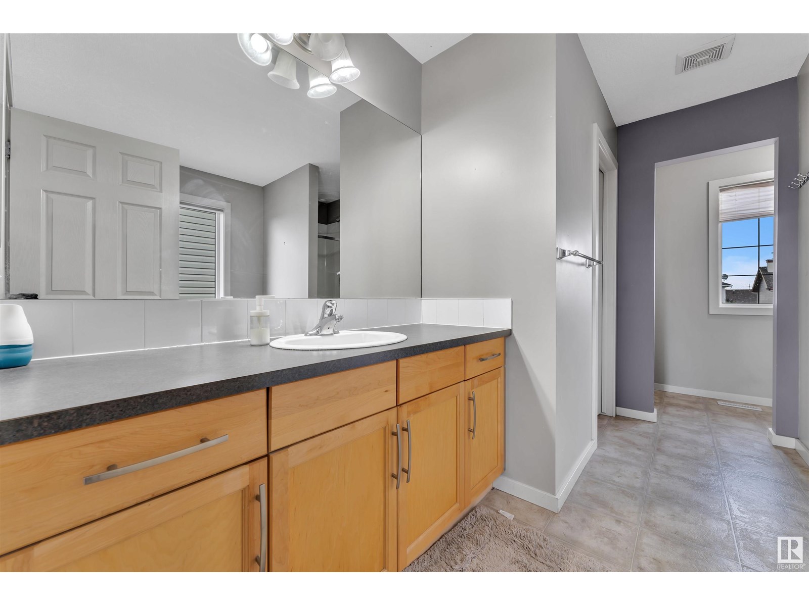 Photo 31 of 3436 28 St Nw, Edmonton AB