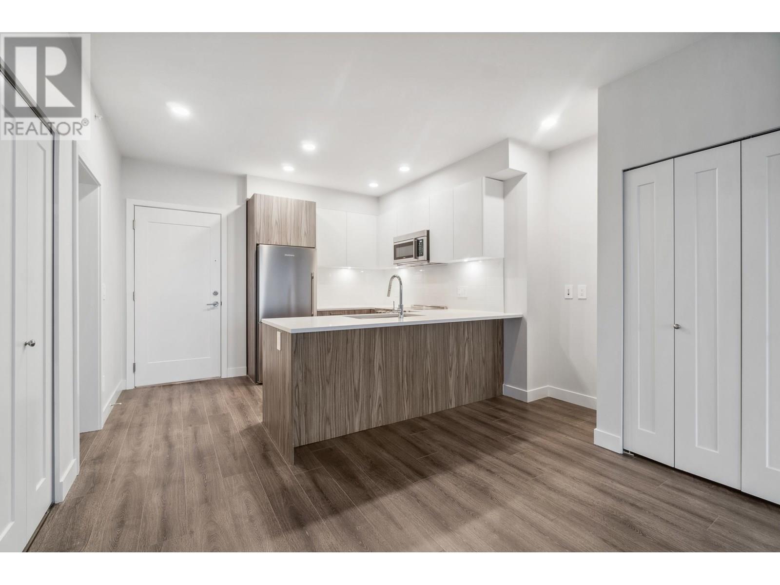 Photo 5 of 403 5535 Hastings Street, Burnaby BC