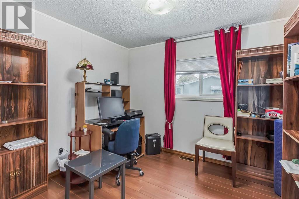 Single Family House Mobile Home for Sale in    Street NW Greenwood/Greenbriar Calgary 