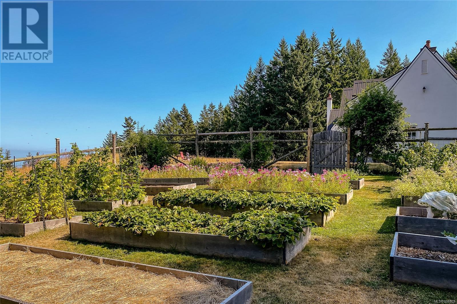  377 Seymour Heights, Salt Spring