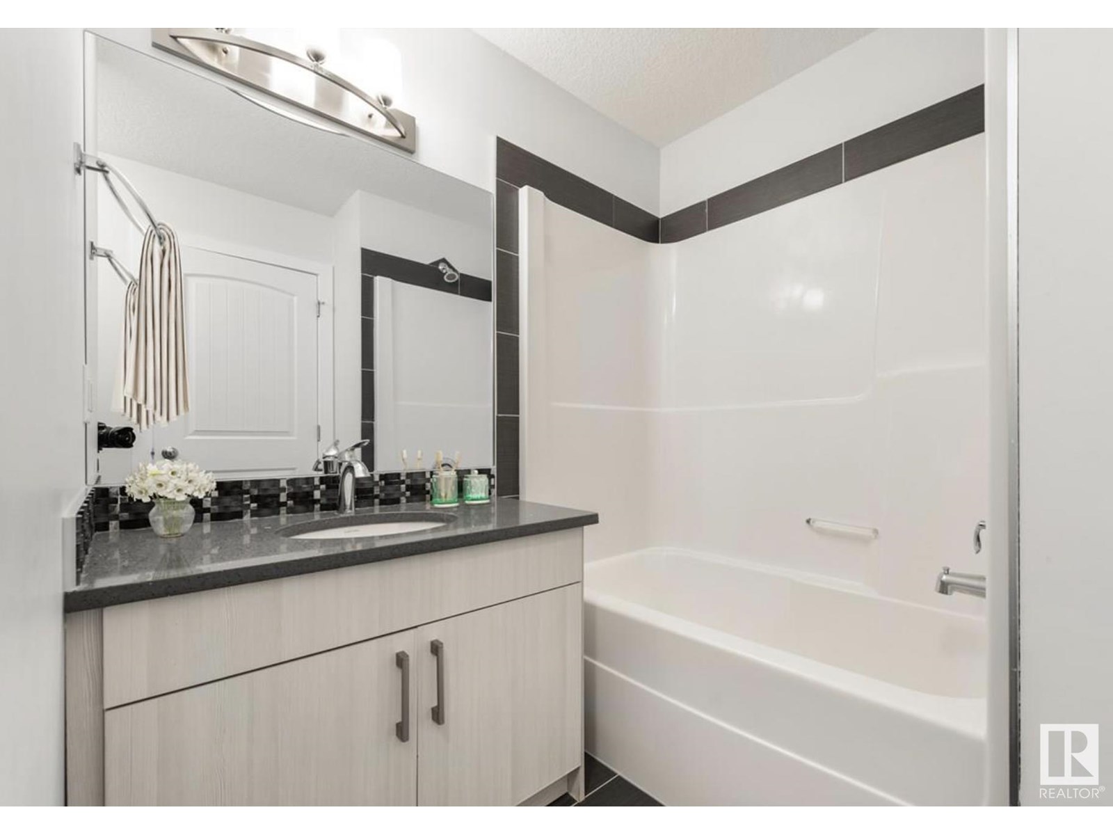Photo 19 of 35 723 172 St Sw, Edmonton AB