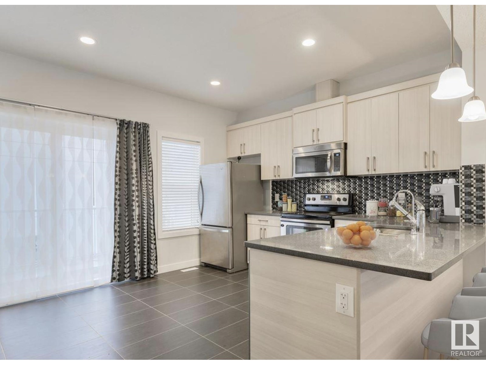 Photo 8 of 35 723 172 St Sw, Edmonton AB
