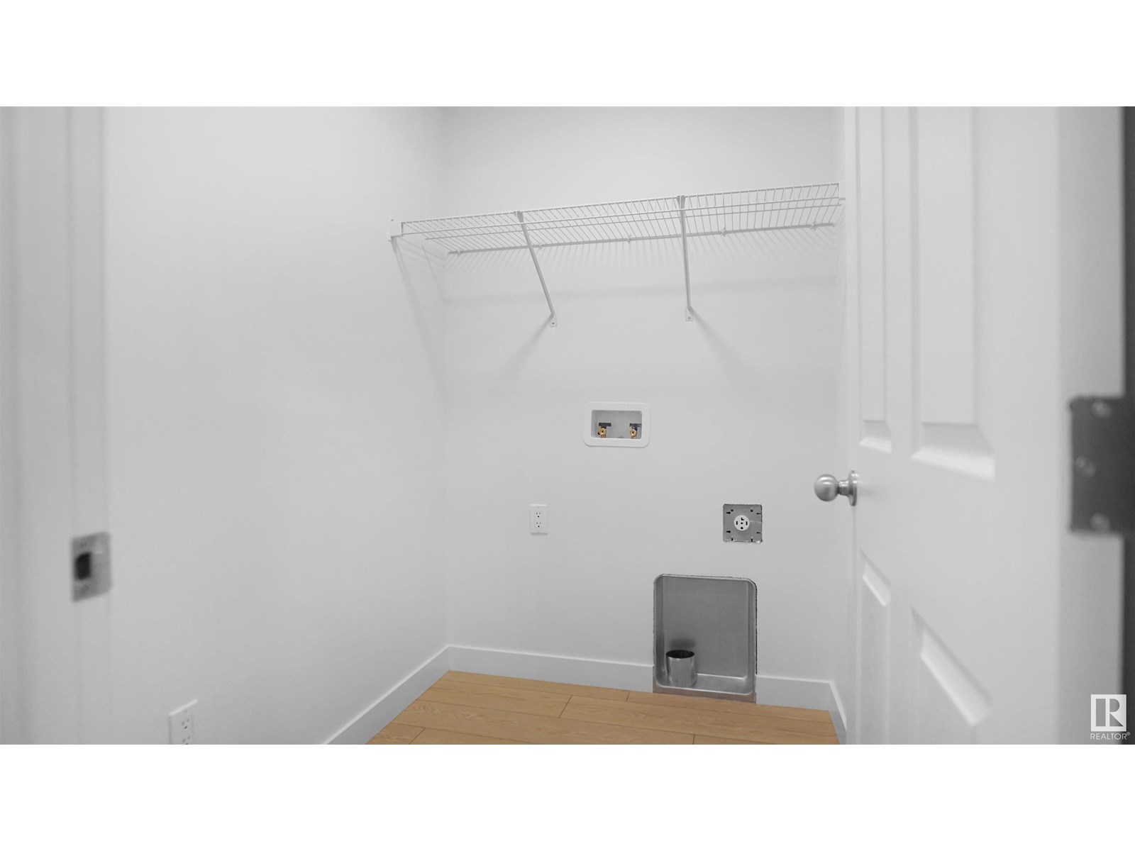 Photo 30 of 20931 16 Av Nw, Edmonton AB