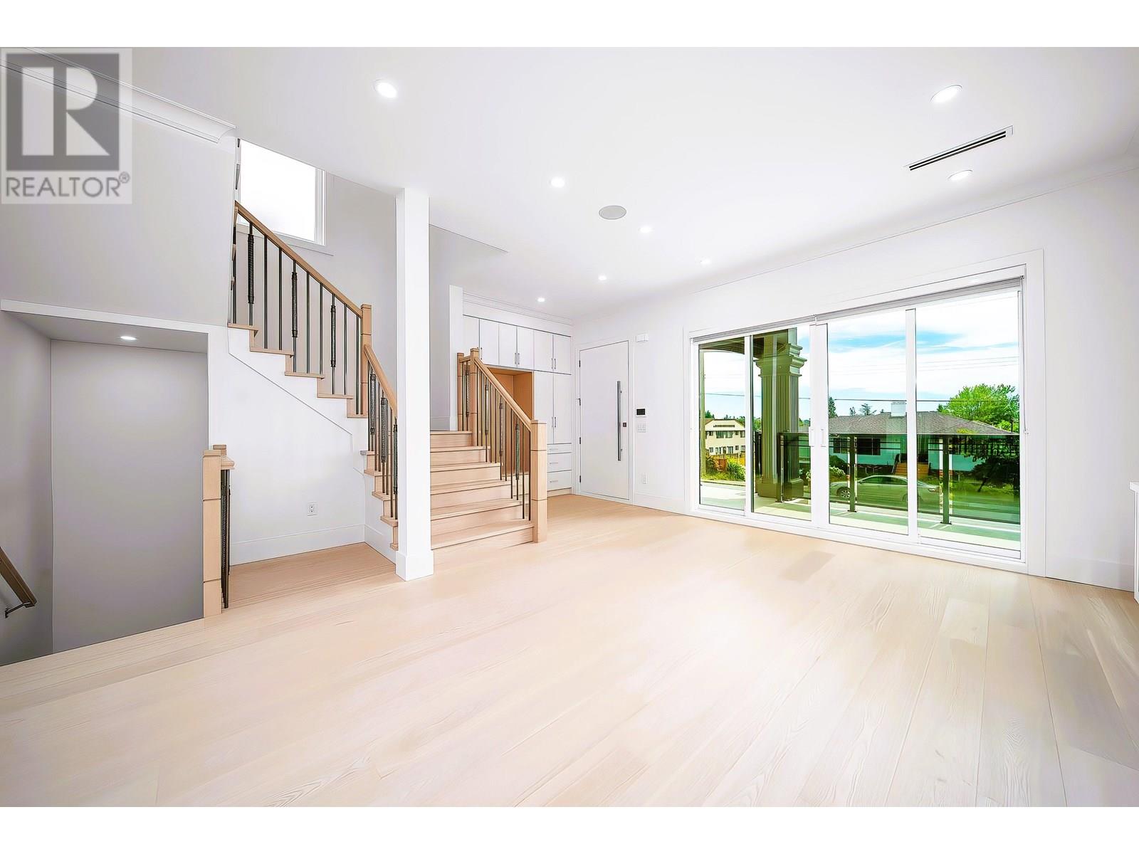Photo 30 of 1 6691 Winch Street, Burnaby BC