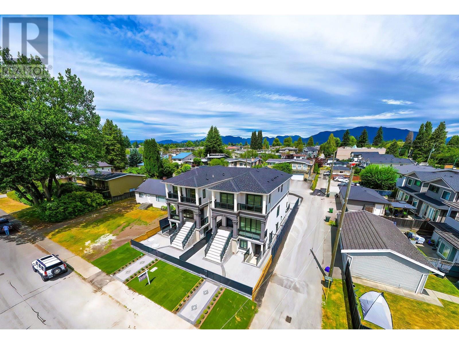 Photo 9 of 1 6691 Winch Street, Burnaby BC