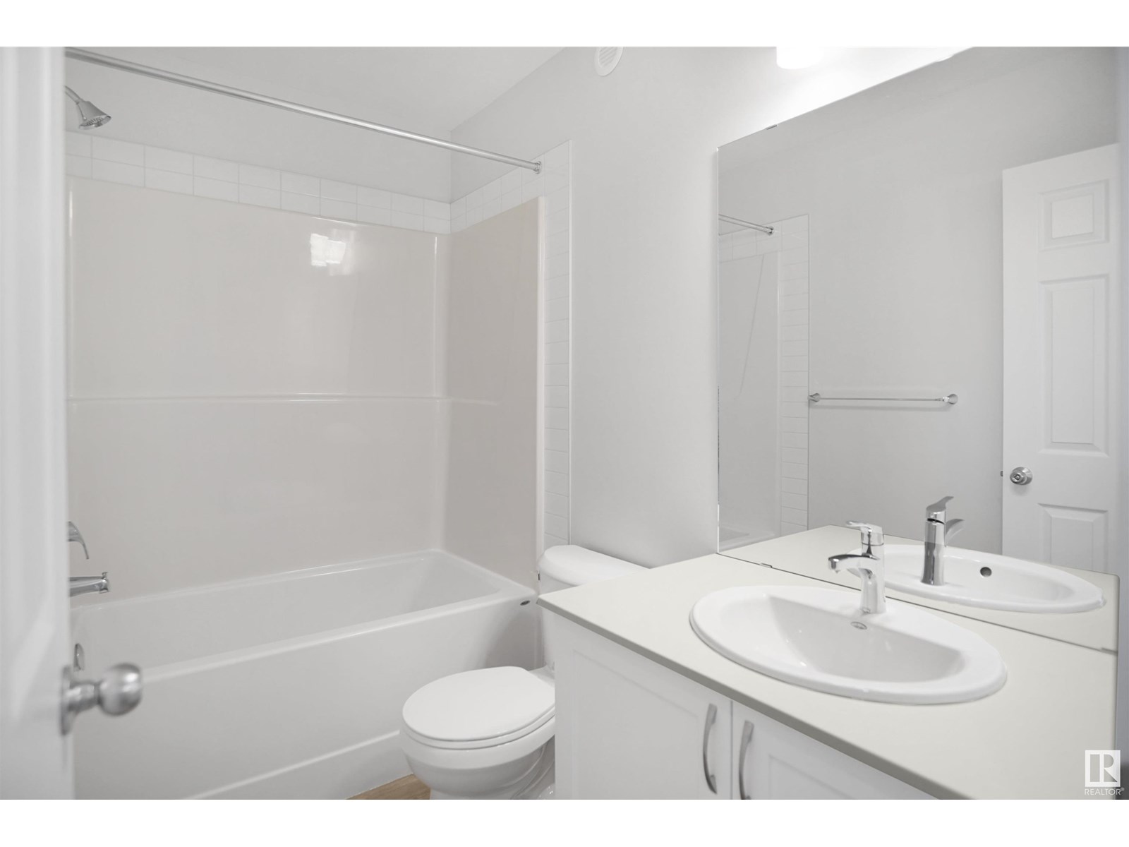 Photo 27 of 20935 16 Av Nw, Edmonton AB