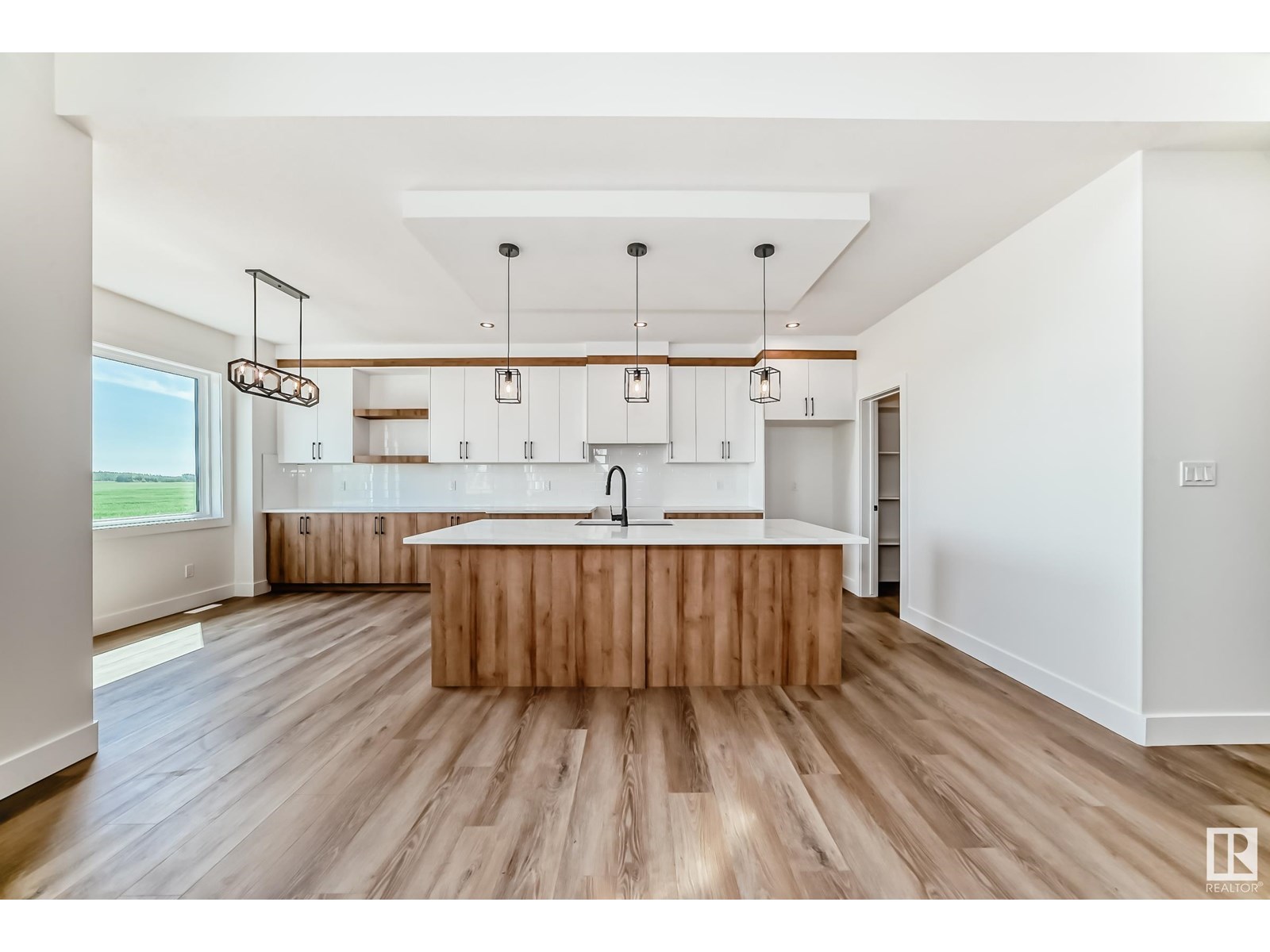 Photo 1 of 325 Bluff Cv, Leduc AB