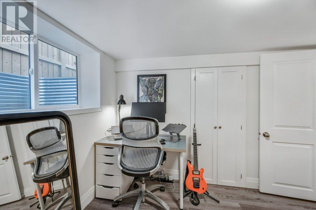 Single Family House for Sale in   Avenue NE Renfrew Calgary 