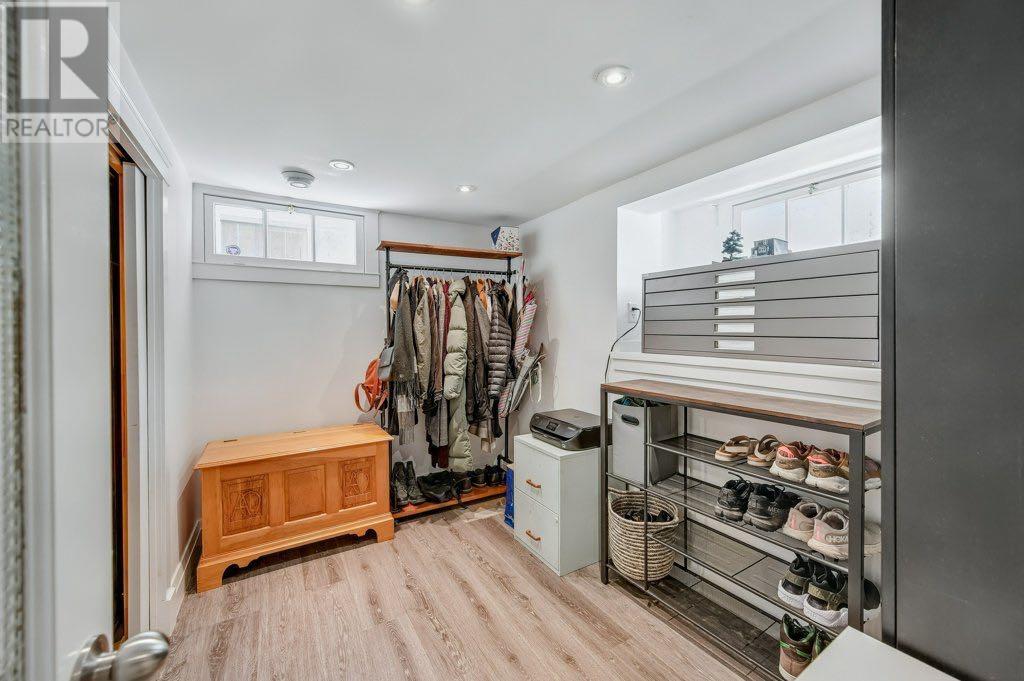 Single Family House for Sale in   Avenue NE Renfrew Calgary 
