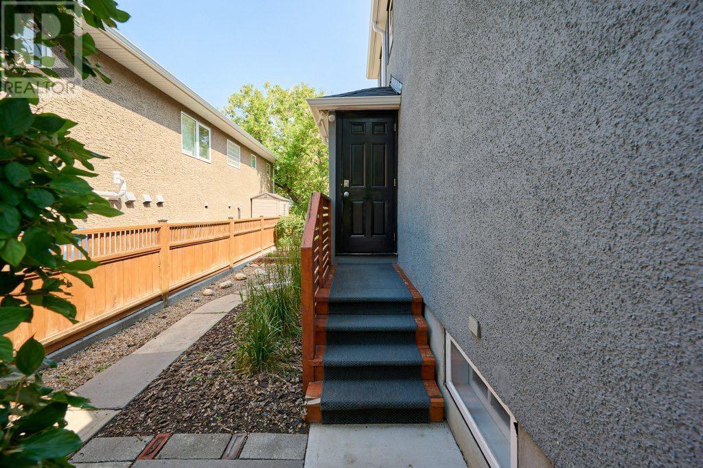 Single Family House for Sale in   Avenue NE Renfrew Calgary 