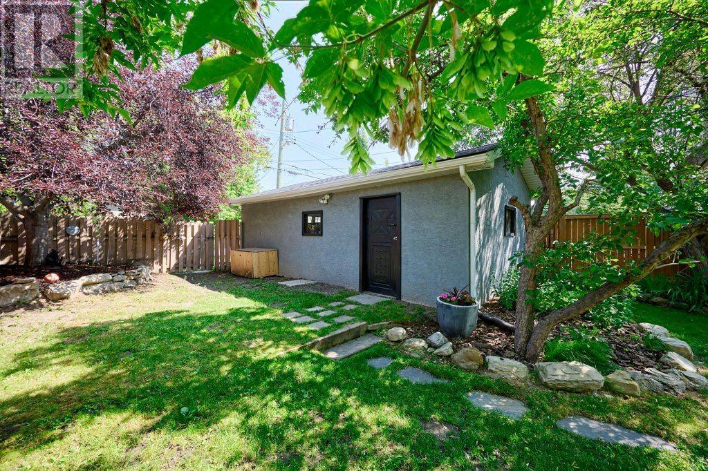 Single Family House for Sale in   Avenue NE Renfrew Calgary 