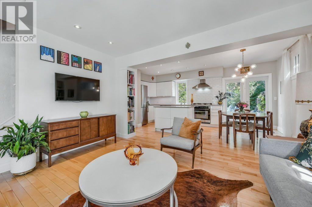 Single Family House for Sale in   Avenue NE Renfrew Calgary 