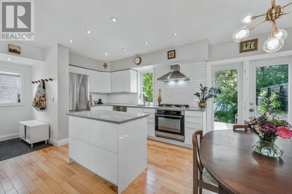 Single Family House for Sale in   Avenue NE Renfrew Calgary 