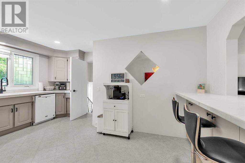 Single Family House Bungalow for Sale in  Hunterbow Crescent NW Huntington Hills Calgary 
