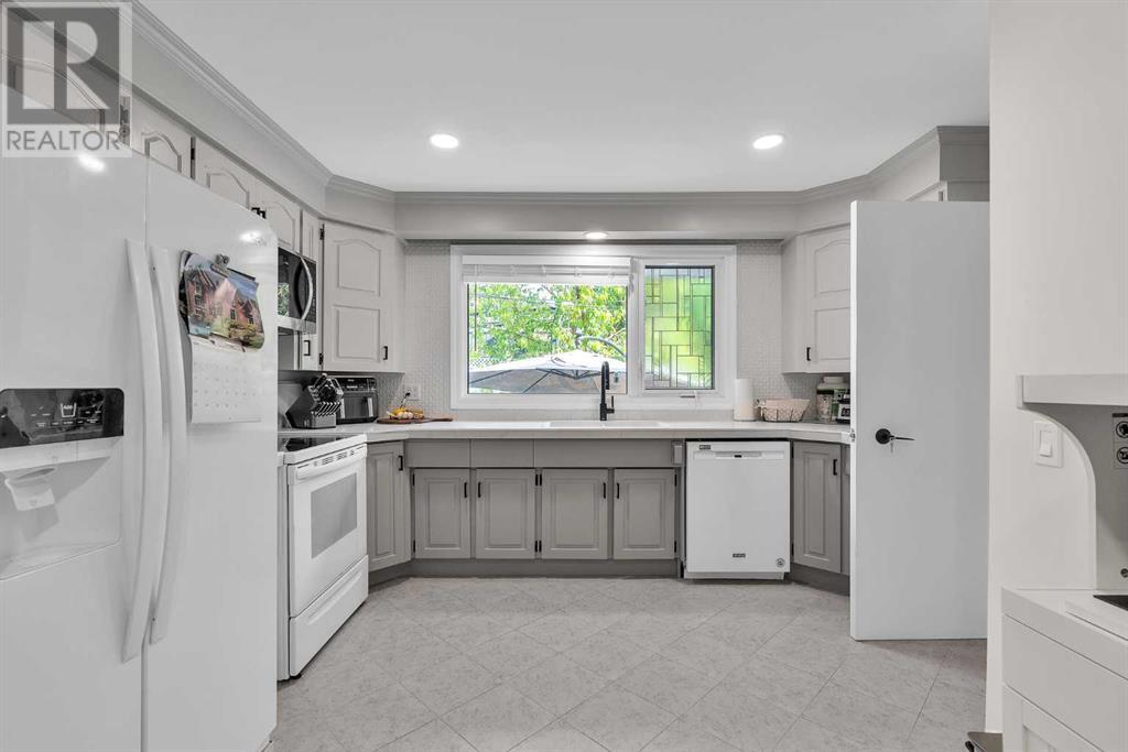 Single Family House Bungalow for Sale in  Hunterbow Crescent NW Huntington Hills Calgary 