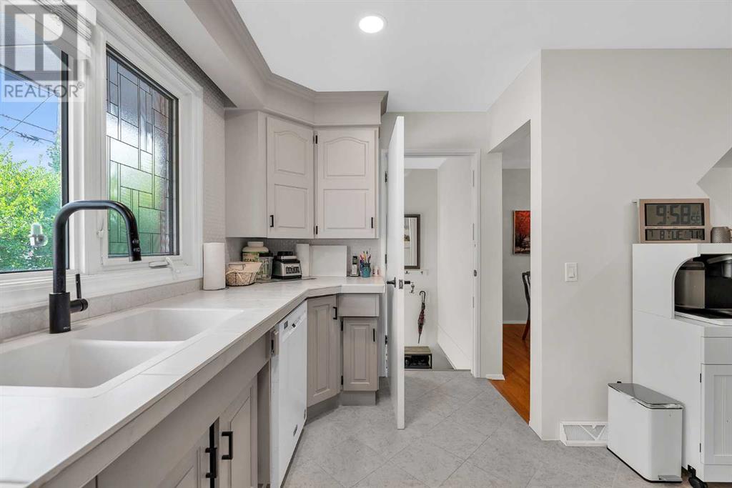 Single Family House Bungalow for Sale in  Hunterbow Crescent NW Huntington Hills Calgary 