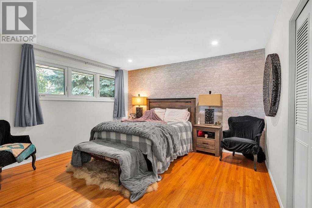 Single Family House Bungalow for Sale in  Hunterbow Crescent NW Huntington Hills Calgary 