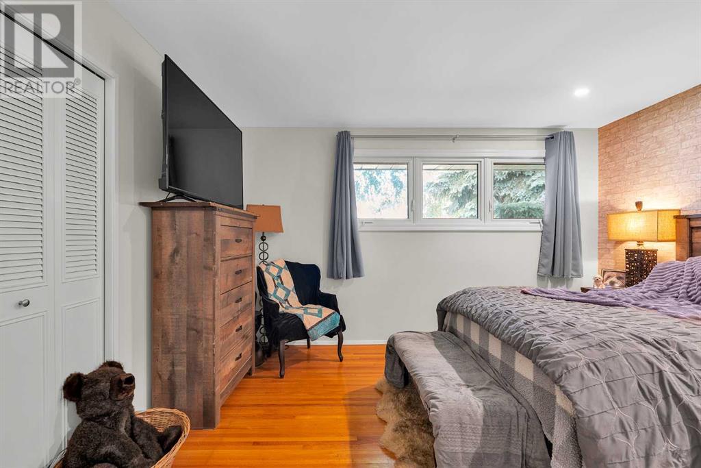 Single Family House Bungalow for Sale in  Hunterbow Crescent NW Huntington Hills Calgary 
