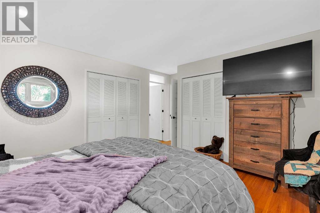 Single Family House Bungalow for Sale in  Hunterbow Crescent NW Huntington Hills Calgary 