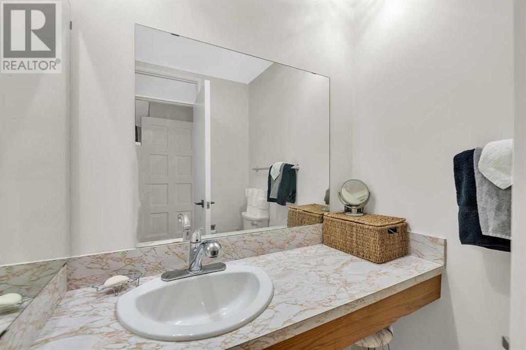 Single Family House Bungalow for Sale in  Hunterbow Crescent NW Huntington Hills Calgary 