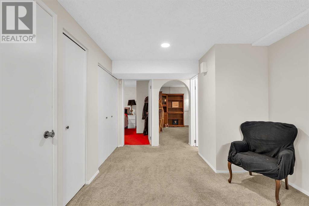 Single Family House Bungalow for Sale in  Hunterbow Crescent NW Huntington Hills Calgary 