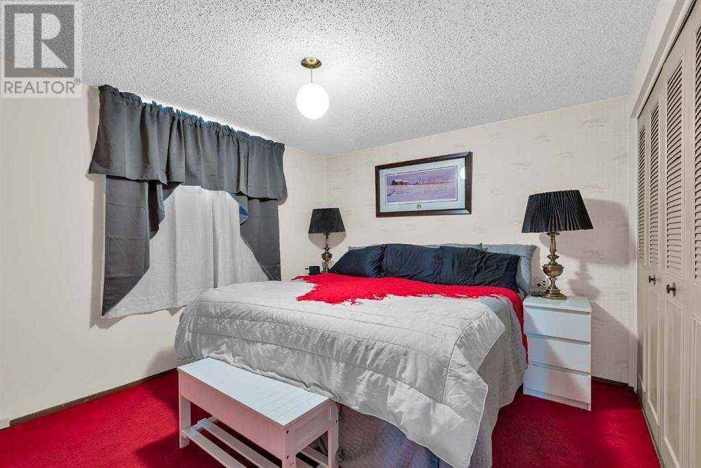 Single Family House Bungalow for Sale in  Hunterbow Crescent NW Huntington Hills Calgary 