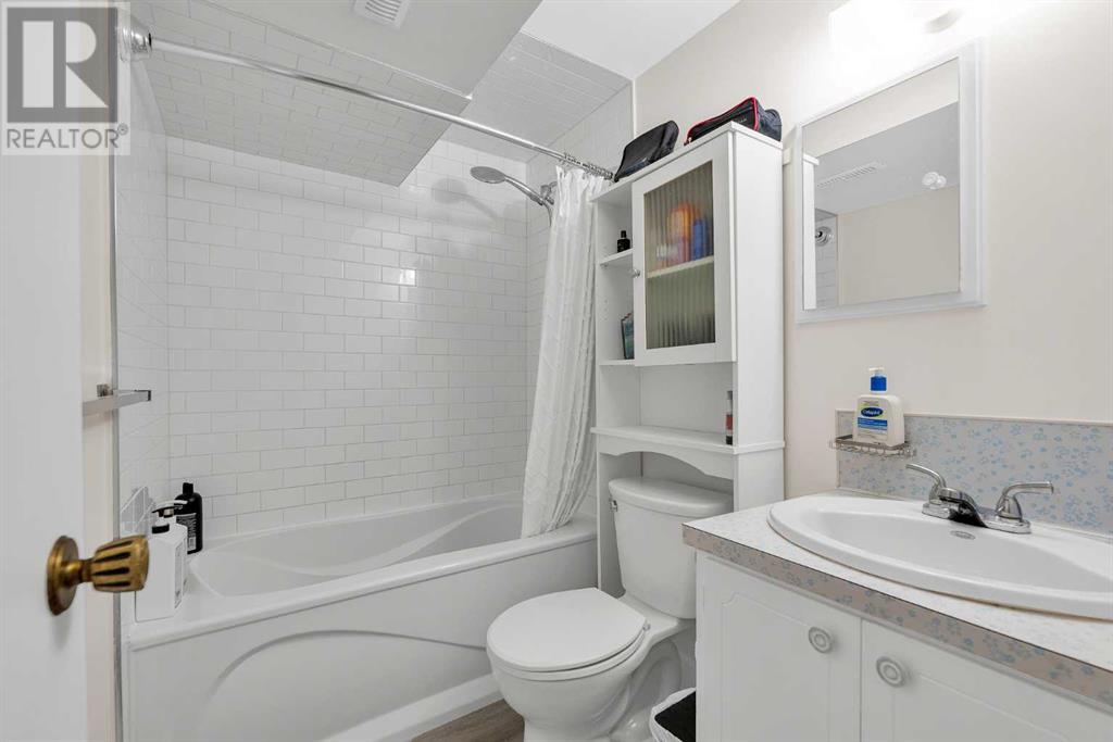 Single Family House Bungalow for Sale in  Hunterbow Crescent NW Huntington Hills Calgary 
