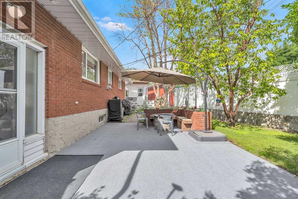 Single Family House Bungalow for Sale in  Hunterbow Crescent NW Huntington Hills Calgary 