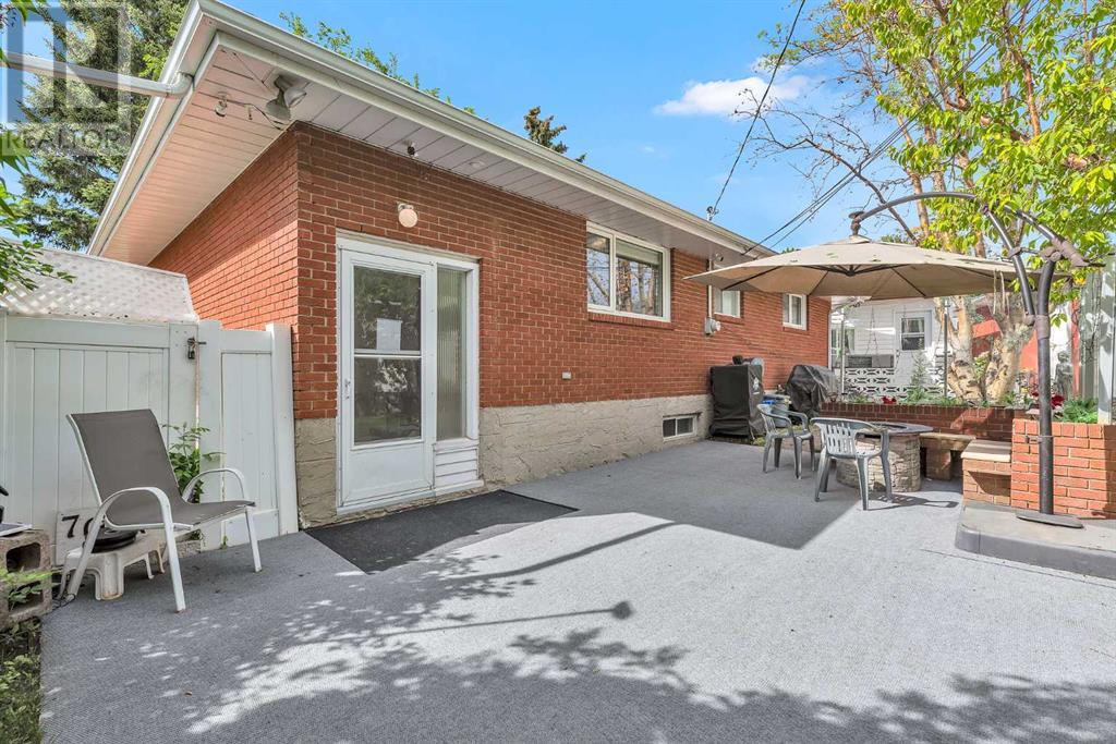 Single Family House Bungalow for Sale in  Hunterbow Crescent NW Huntington Hills Calgary 
