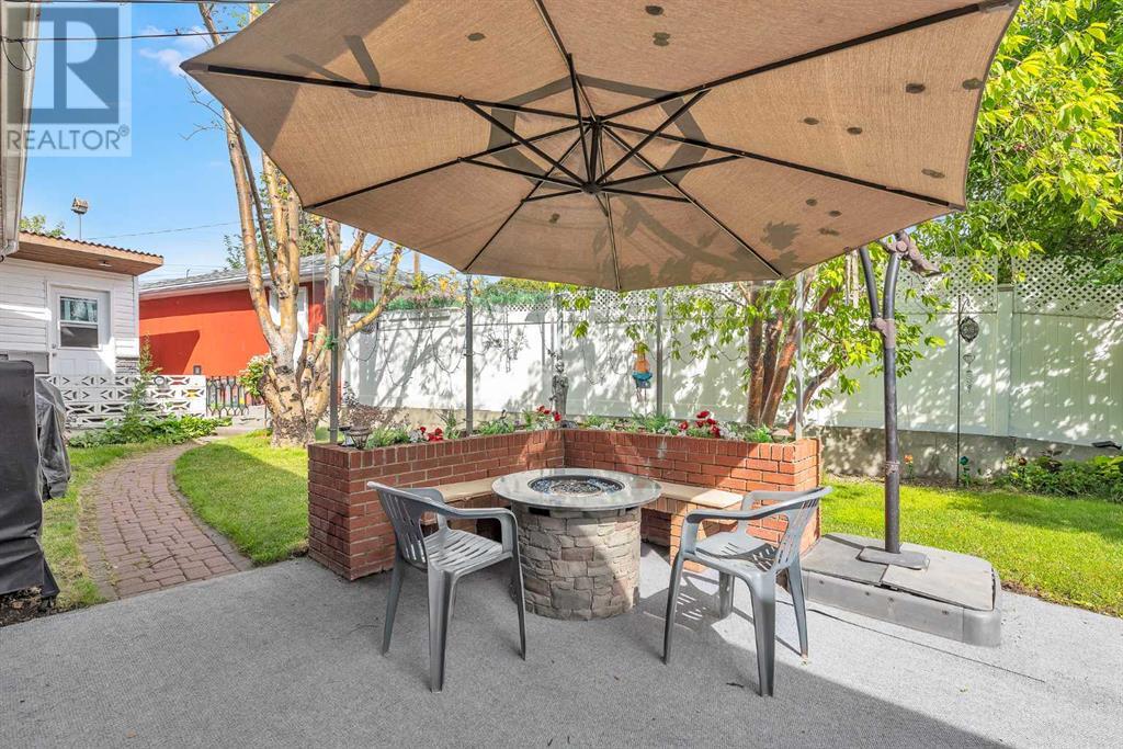Single Family House Bungalow for Sale in  Hunterbow Crescent NW Huntington Hills Calgary 