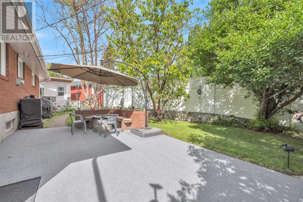 Single Family House Bungalow for Sale in  Hunterbow Crescent NW Huntington Hills Calgary 