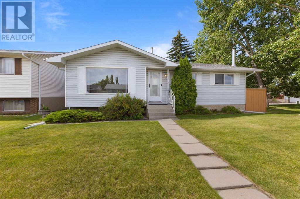Single Family House Bungalow for Sale in  Rundleridge Road NE Rundle Calgary 