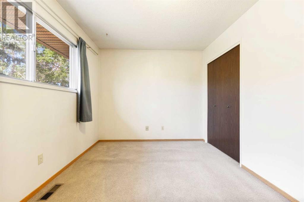 Single Family House Bungalow for Sale in  Rundleridge Road NE Rundle Calgary 