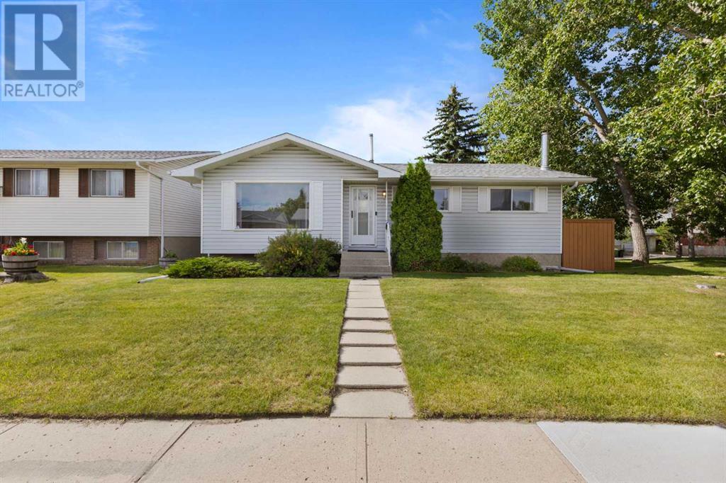 Single Family House Bungalow for Sale in  Rundleridge Road NE Rundle Calgary 