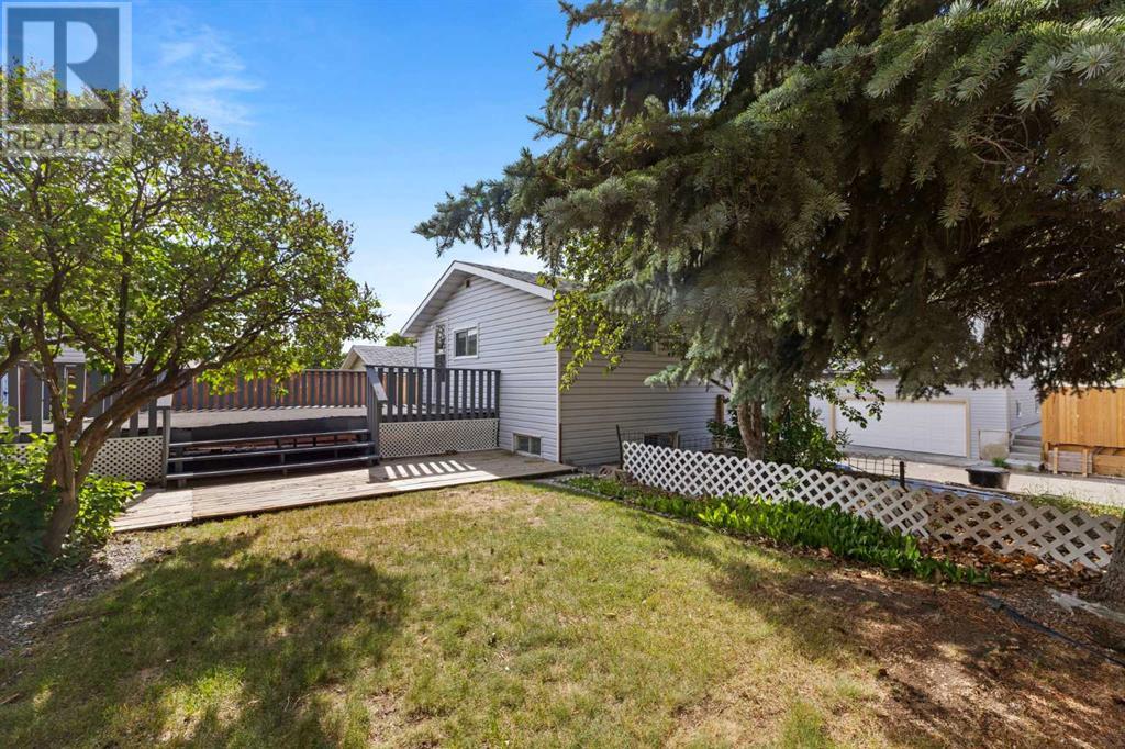 Single Family House Bungalow for Sale in  Rundleridge Road NE Rundle Calgary 