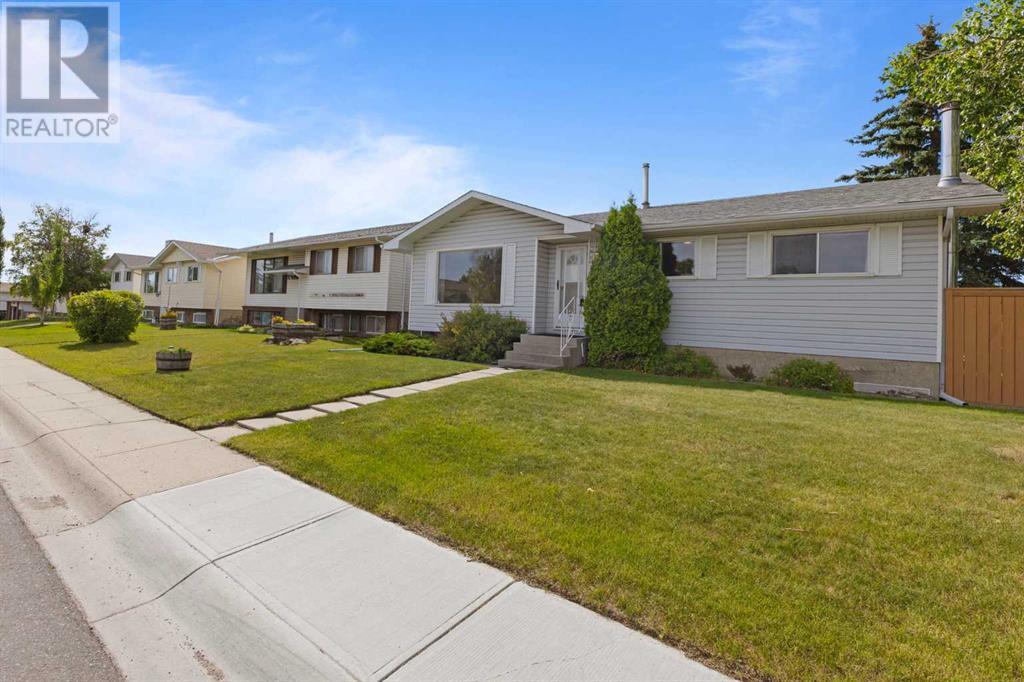 Single Family House Bungalow for Sale in  Rundleridge Road NE Rundle Calgary 
