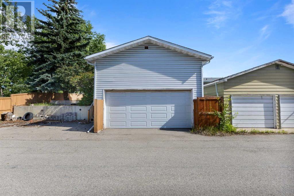 Single Family House Bungalow for Sale in  Rundleridge Road NE Rundle Calgary 
