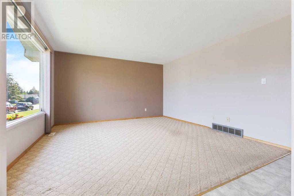 Single Family House Bungalow for Sale in  Rundleridge Road NE Rundle Calgary 