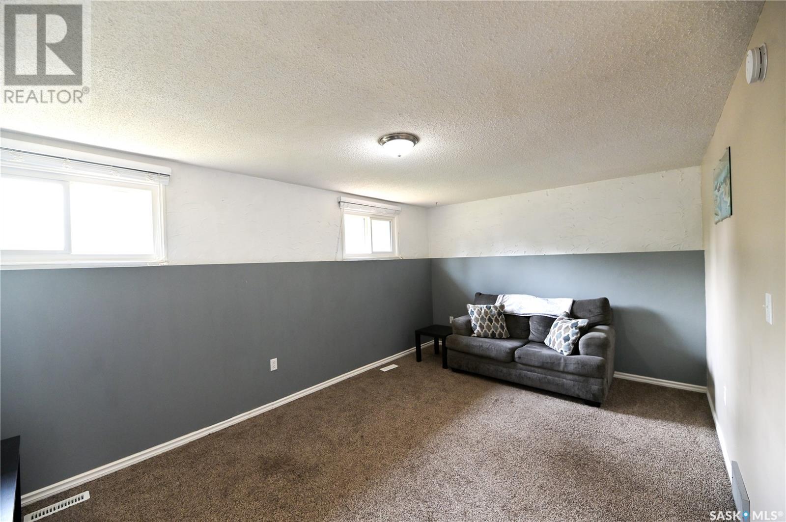 Single Family House for Sale in  th AVENUE E Prince Albert 