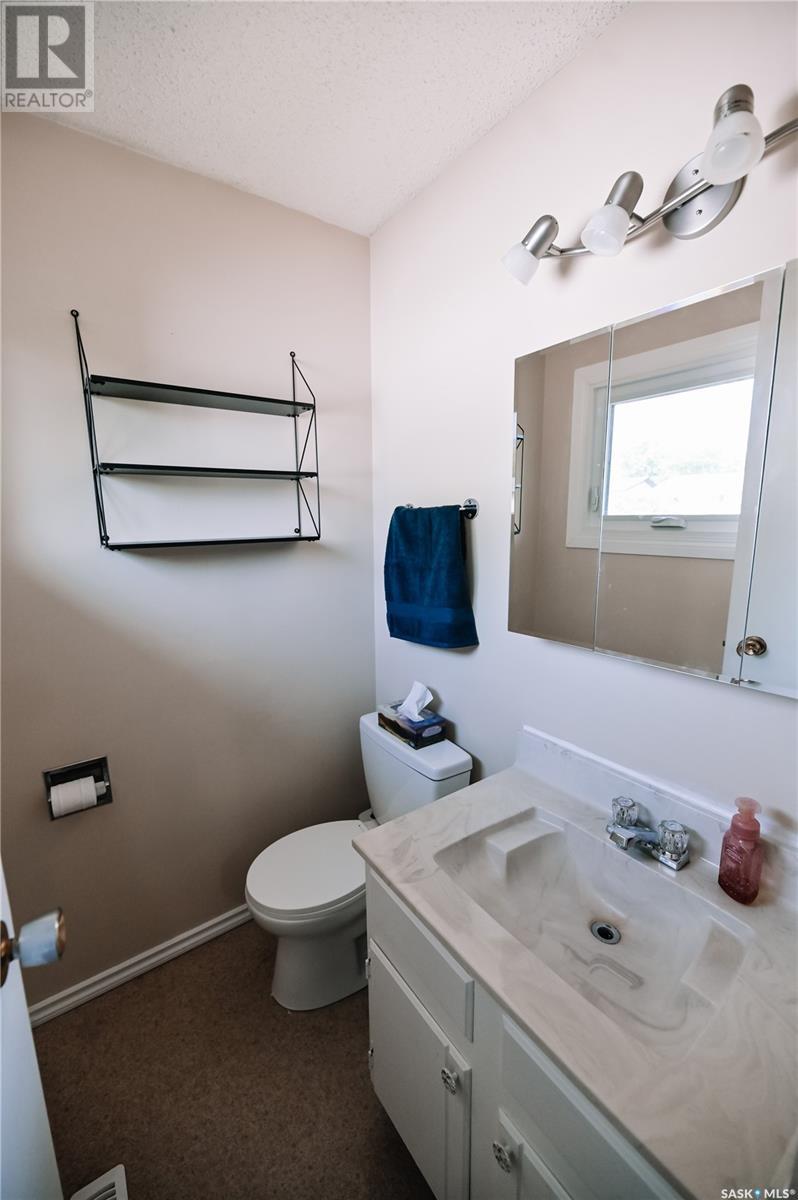 Single Family House for Sale in  th AVENUE E Prince Albert 