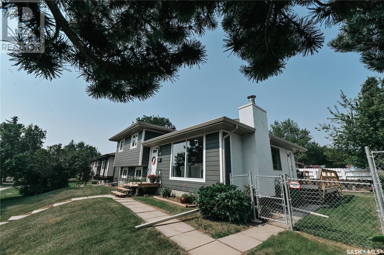 Single Family House for Sale in  th AVENUE E Prince Albert 