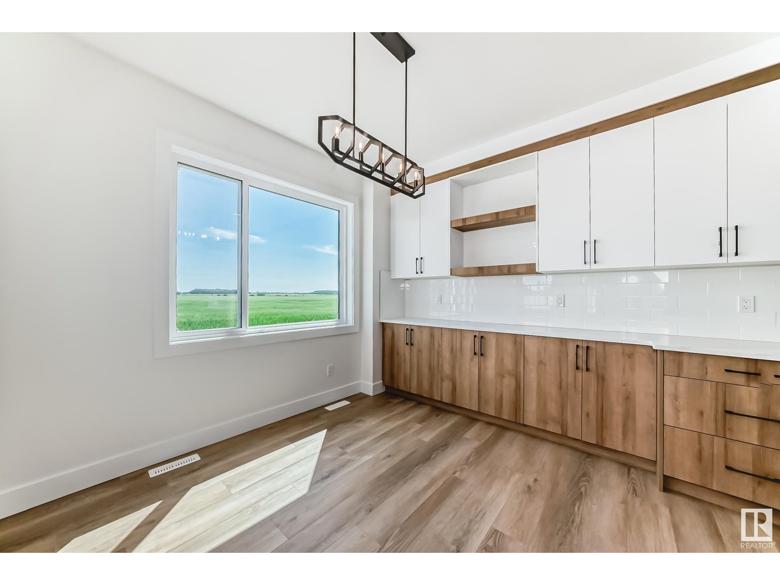 Photo 33 of 325 Bluff Cv, Leduc AB