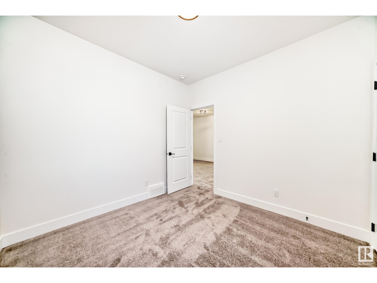 Photo 11 of 325 Bluff Cv, Leduc AB