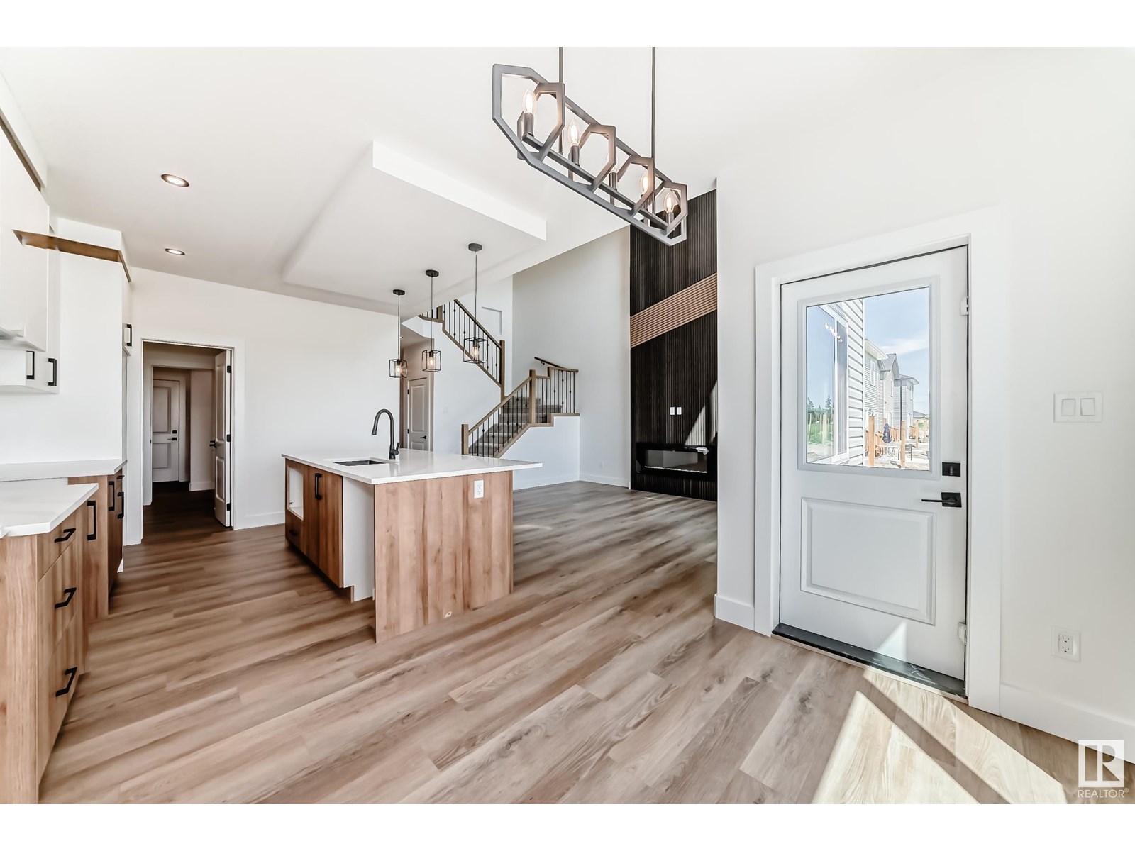 Photo 12 of 325 Bluff Cv, Leduc AB