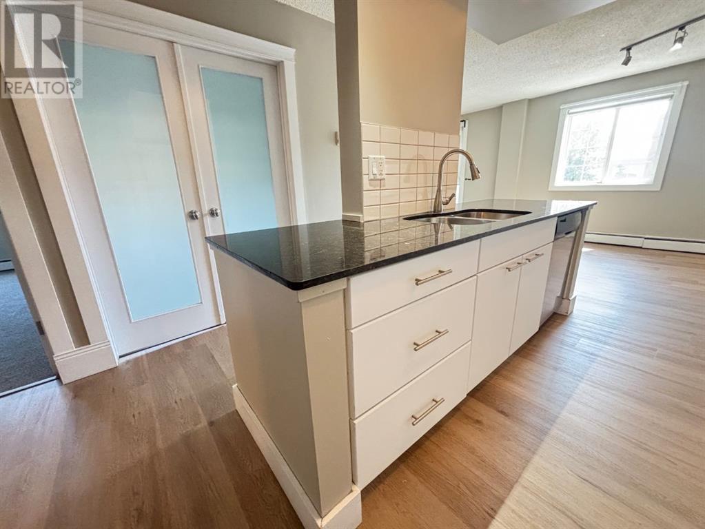 Single Family House for Sale in    Avenue SW Windsor Park Calgary 