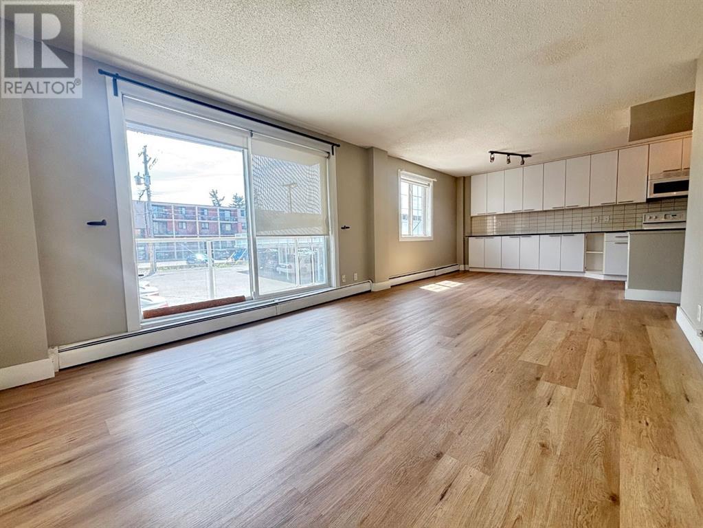 Single Family House for Sale in    Avenue SW Windsor Park Calgary 