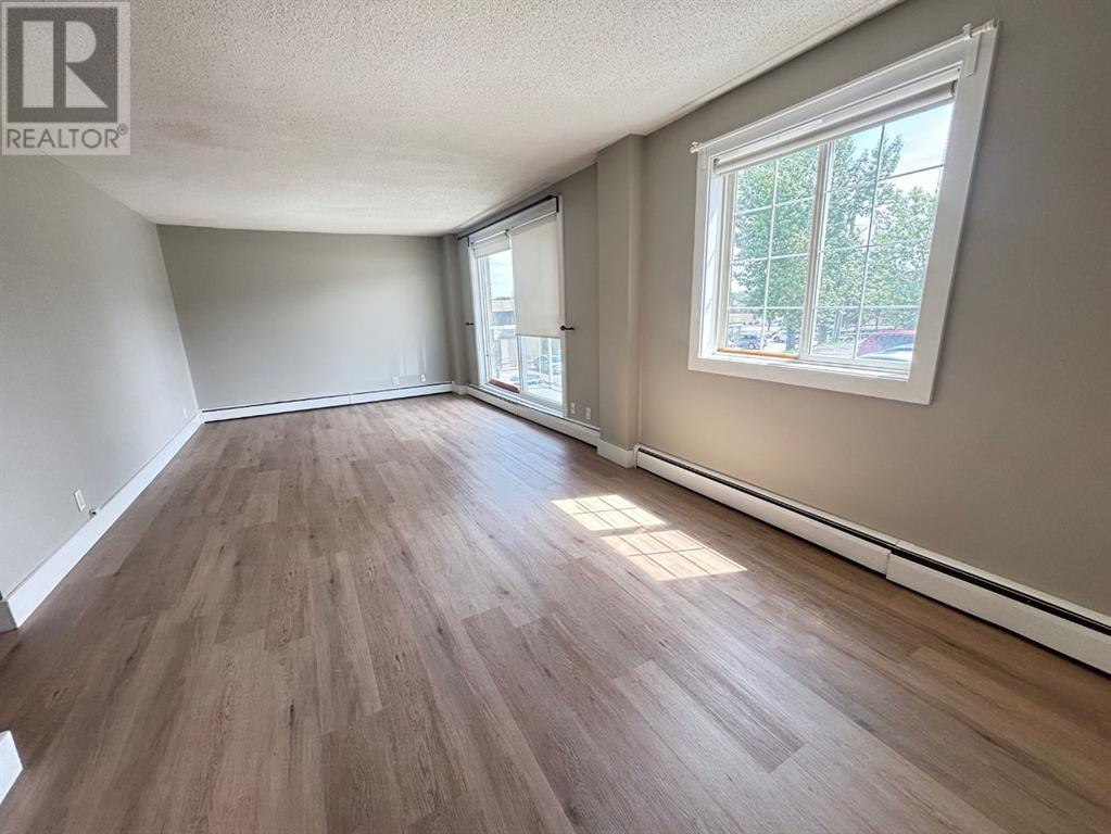 Single Family House for Sale in    Avenue SW Windsor Park Calgary 