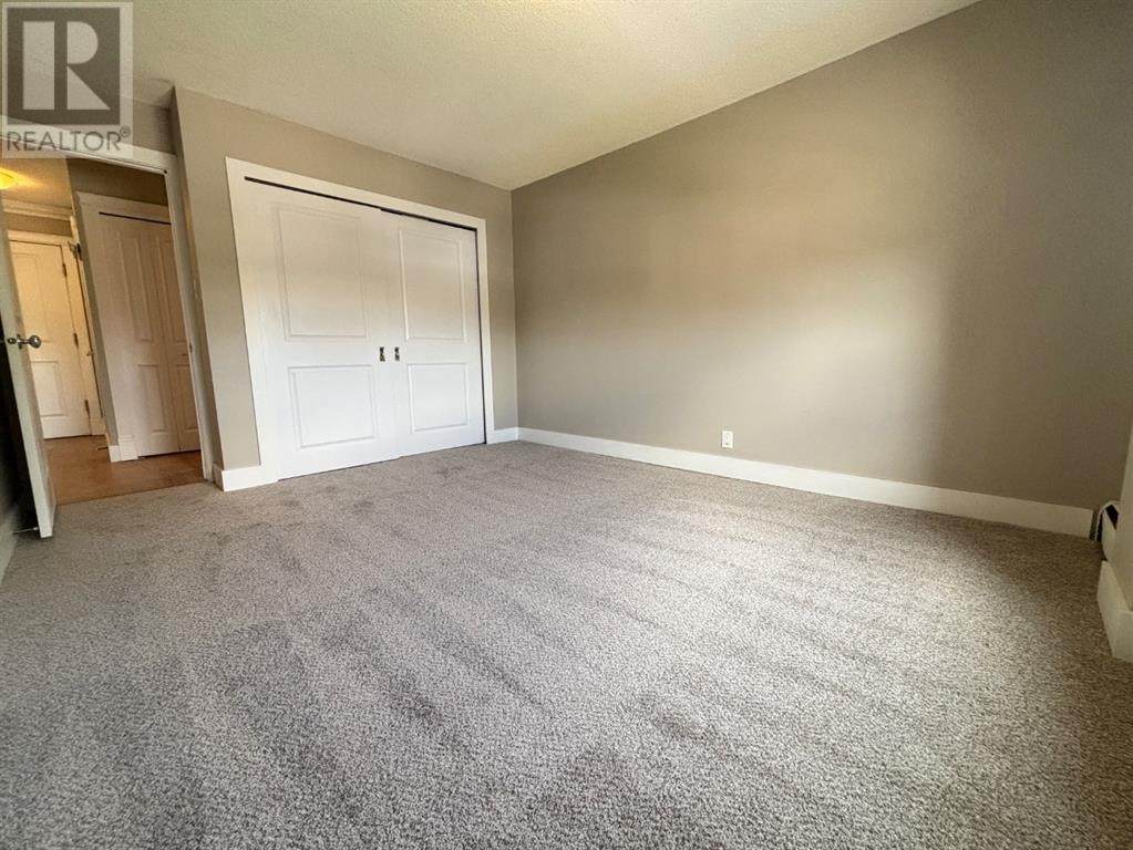 Single Family House for Sale in    Avenue SW Windsor Park Calgary 