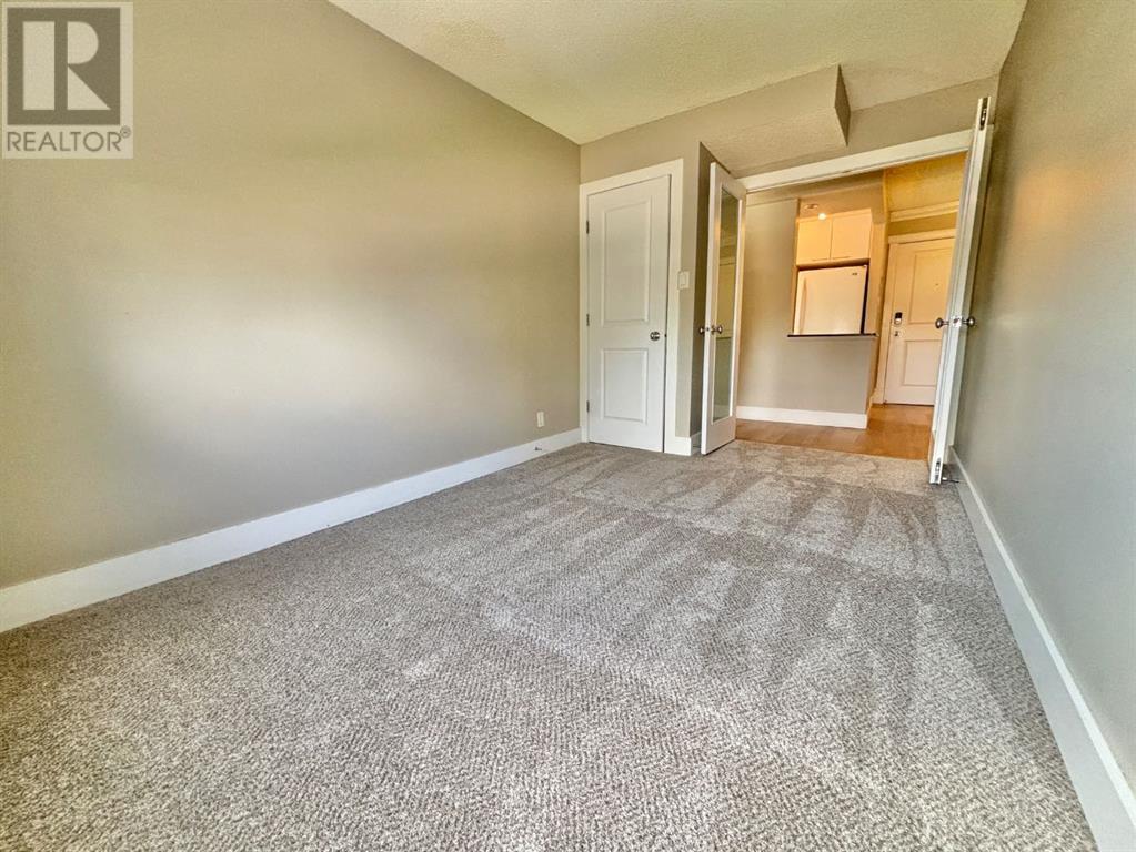 Single Family House for Sale in    Avenue SW Windsor Park Calgary 